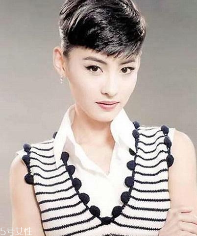 奧黛麗赫本妝容怎么畫教程 時代經(jīng)典復(fù)古妝容 奧黛麗赫本妝容怎么畫教程 時代經(jīng)典復(fù)古妝容