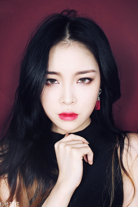 西柚色眼影怎么畫？教你畫高冷女神妝容