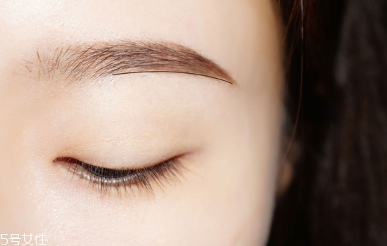 2018秋冬酒紅色眼妝怎么畫？神秘又有女人味的妝容