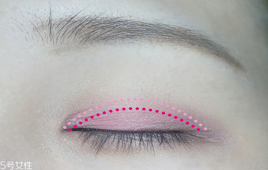 粉棕色眼妝怎么畫？蜜桃妝畫法
