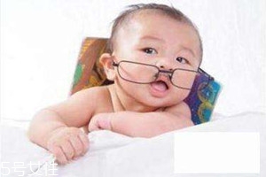 怎樣防止嬰幼兒弱視問題？三種方法合理預防