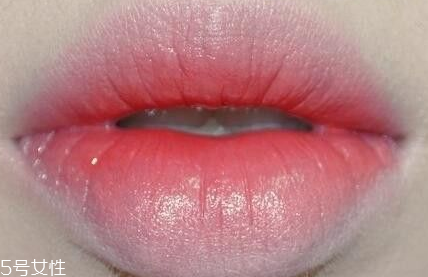 學(xué)生素顏妝怎么畫(huà)？小心機(jī)get