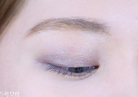 西柚色眼影怎么畫？教你畫高冷女神妝容