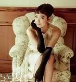 奧黛麗赫本妝容怎么畫教程 時代經(jīng)典復(fù)古妝容 奧黛麗赫本妝容怎么畫教程 時代經(jīng)典復(fù)古妝容