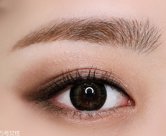 大地色眼影是什么顏色？上班族大眼妝教程