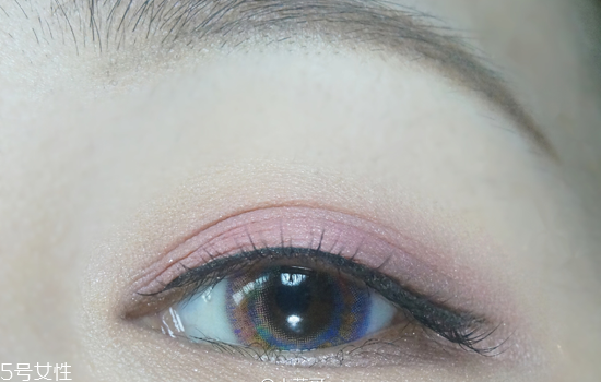 粉棕色眼妝怎么畫？蜜桃妝畫法