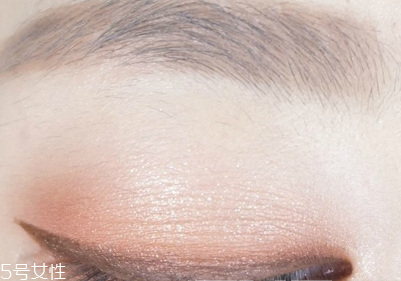 單眼皮怎么化大眼妝？媲美開眼角的大眼妝