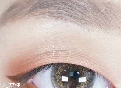 單眼皮怎么化大眼妝？媲美開眼角的大眼妝