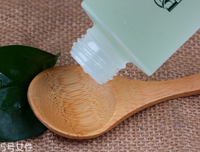 怎么挑選化妝水？護(hù)膚的第一步