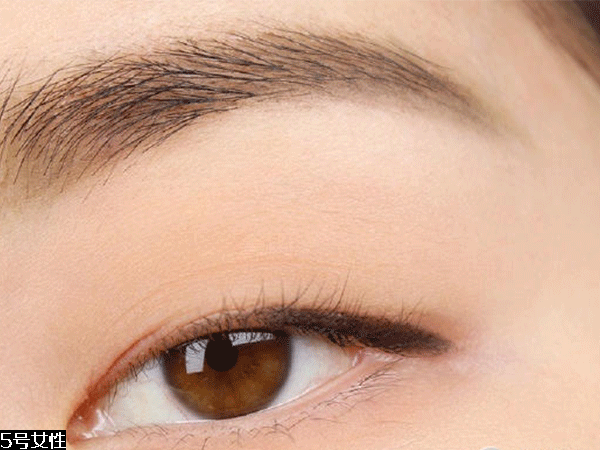 豆沙色眼妝怎么畫？超受歡迎的空氣眼妝畫法