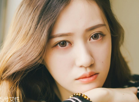 臥蠶妝需要什么化妝品？加倍放大雙眼