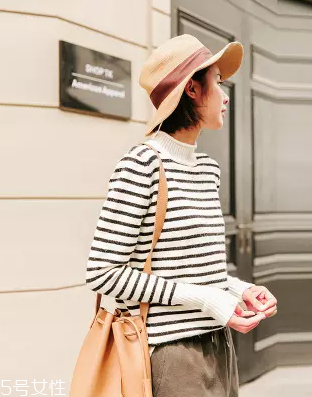 冬天內(nèi)搭怎么穿？一件毛衣搞定冬天內(nèi)搭難題