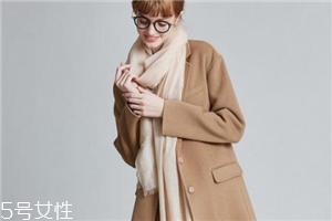 大衣上有膠印怎么去除？這樣做膠漬統(tǒng)統(tǒng)都不見