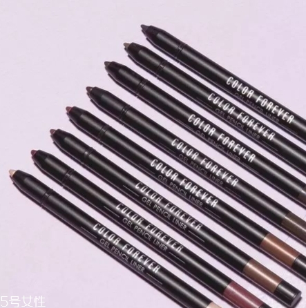 眼線膠筆和眼線液筆哪個(gè)好？看看兩者區(qū)別