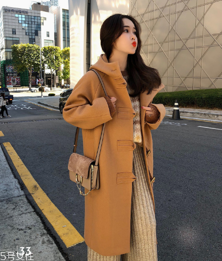 大衣干洗一次多少錢？不同地區(qū)收費不同