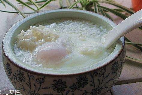 酒釀長毛了還能吃嗎 酒釀長白毛的處理方法 酒釀長毛了還能吃嗎 酒釀長白毛的處理方法