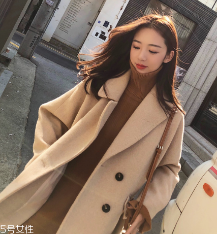 大衣粘毛是料子不好嗎？原來(lái)是這個(gè)原因