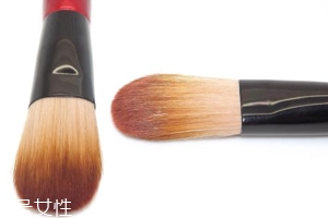 底妝工具該怎么選？干皮適合刷子