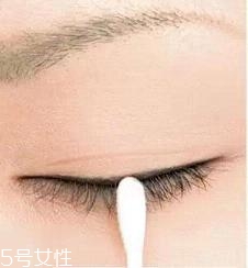 眼線液筆不出水怎么辦？畫眼線的常見誤區(qū)