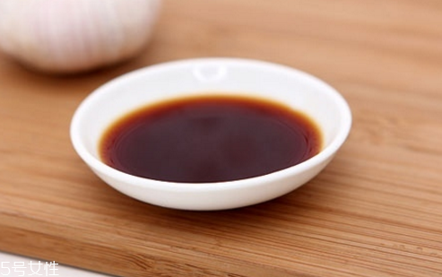 開眼角后哪些食物要忌口？開眼角后吃這些能促進傷口修復