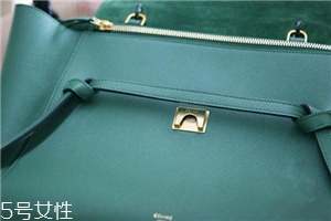 celine鯰魚包怎么打開？個大量輕難怪超模都愛它