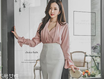 怎么選擇適合自己的襯衫？穿對了顯年輕