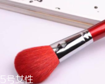 散粉刷怎么挑選？三種材質各有優(yōu)點