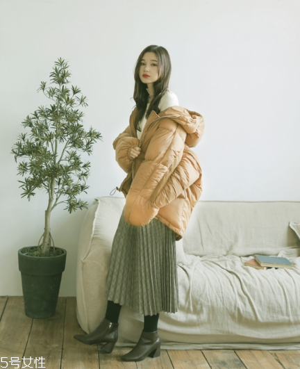 卡其色棉服怎么搭配？盡顯冬日氣質(zhì)范兒