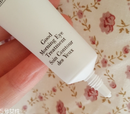 眼部凝膠什么時(shí)候用？更加推薦晚上用
