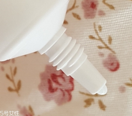 眼部凝膠什么時(shí)候用？更加推薦晚上用