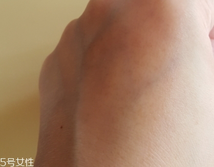 眼部凝膠什么時(shí)候用？更加推薦晚上用