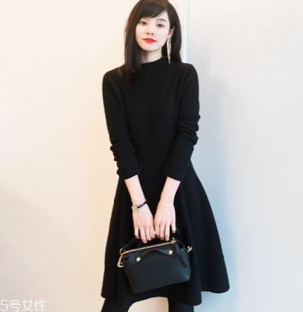 怎么穿衣服有女人味？跟著她學(xué)就對(duì)了