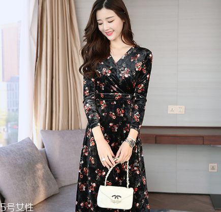 怎么穿衣服有女人味？跟著她學(xué)就對(duì)了