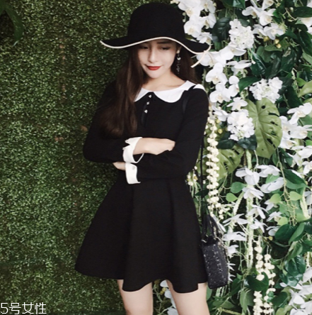 小香風(fēng)連衣裙怎么搭配？給你滿滿的女人味