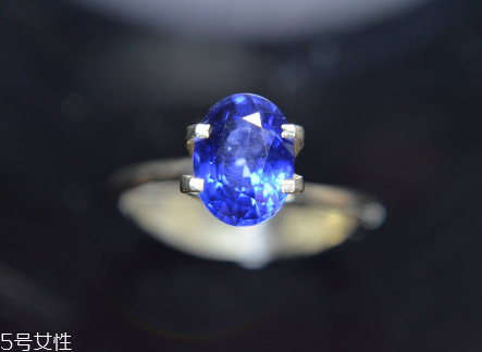 藍(lán)寶石一般多少錢一克？忠誠(chéng)與愛(ài)的象征