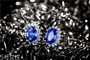 藍(lán)寶石一般多少錢一克？忠誠(chéng)與愛(ài)的象征