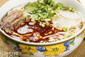 拉面的熱量 當(dāng)心會(huì)吃胖 拉面的熱量 當(dāng)心會(huì)吃胖