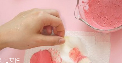 花瓣腮紅怎么做的？貌美又好用