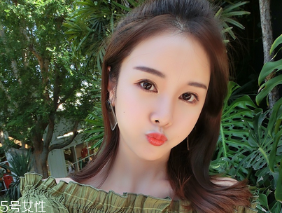 割雙眼皮可能出現(xiàn)的癥狀 割雙眼皮秋季好因為陽光弱 割雙眼皮可能出現(xiàn)的癥狀 割雙眼皮秋季好因為陽光弱