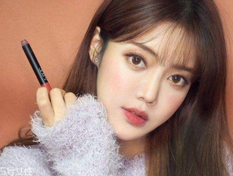 唇釉是什么東西？俗稱液體口紅