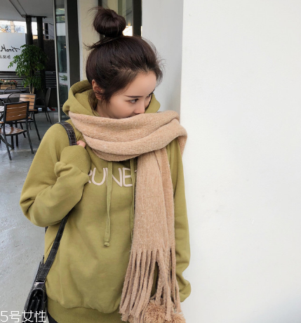 衛(wèi)衣買大點(diǎn)還是小點(diǎn)好？這樣挑選準(zhǔn)沒(méi)錯(cuò)