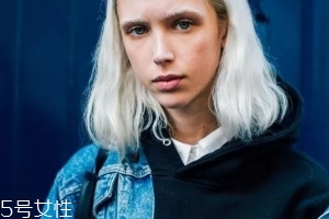 朋克風(fēng)女生穿衣 朋克和冬日更搭！