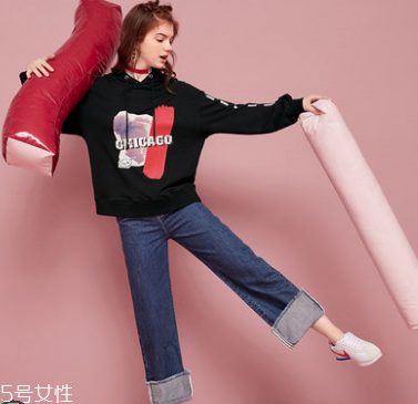 朋克風(fēng)女生穿衣 朋克和冬日更搭！