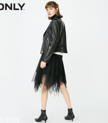 朋克風(fēng)女生穿衣 朋克和冬日更搭！