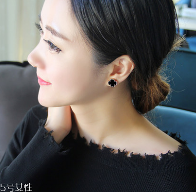 朋克風(fēng)女生穿衣 朋克和冬日更搭！