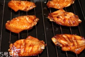 烤箱為什么會(huì)冒煙 烤箱冒煙可能存在的問(wèn)題