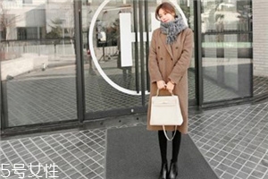 什么顏色的圍巾最百搭？這幾個顏色輕松駕馭