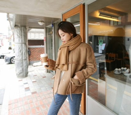 什么顏色的圍巾最百搭？這幾個顏色輕松駕馭