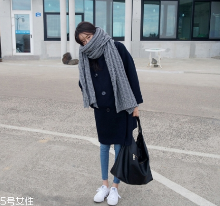 什么顏色的圍巾最百搭？這幾個顏色輕松駕馭