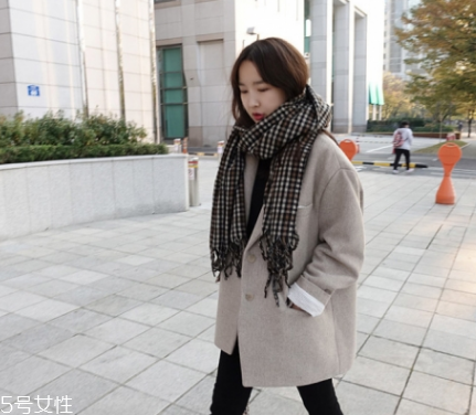 什么顏色的圍巾最百搭？這幾個顏色輕松駕馭